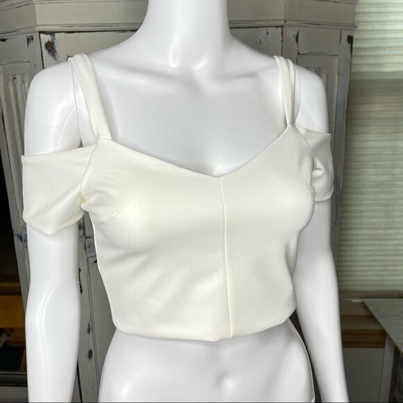 Topshop White Ivory Cold Shoulder Short Cap Sleeves Crop Zipper Back Top Size 0 - Picture 14 of 15